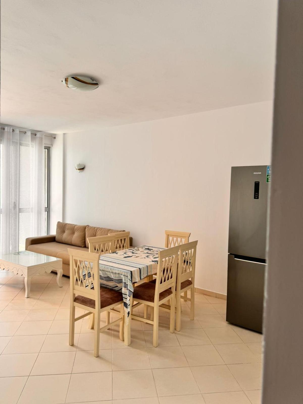 Holiday 5 * Durrës