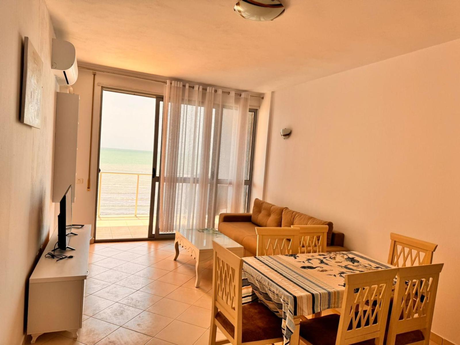 Holiday 5 Apartament *