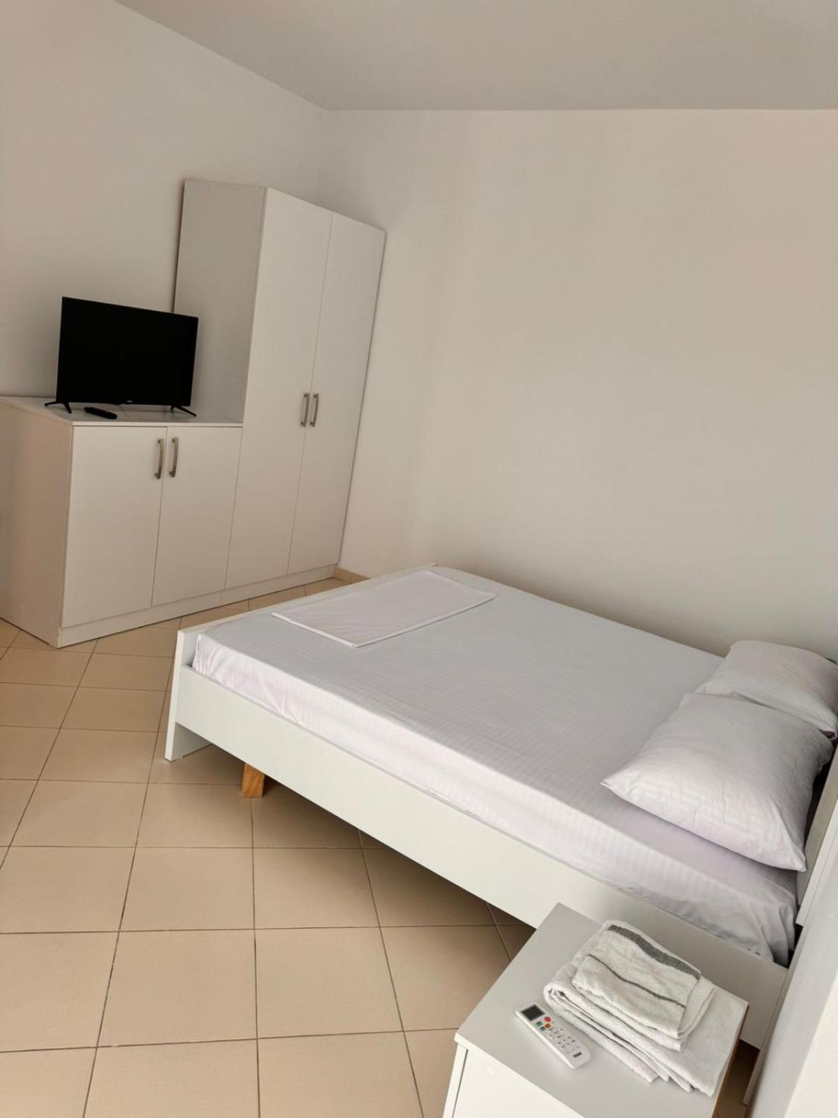 Holiday 5 * Durrës