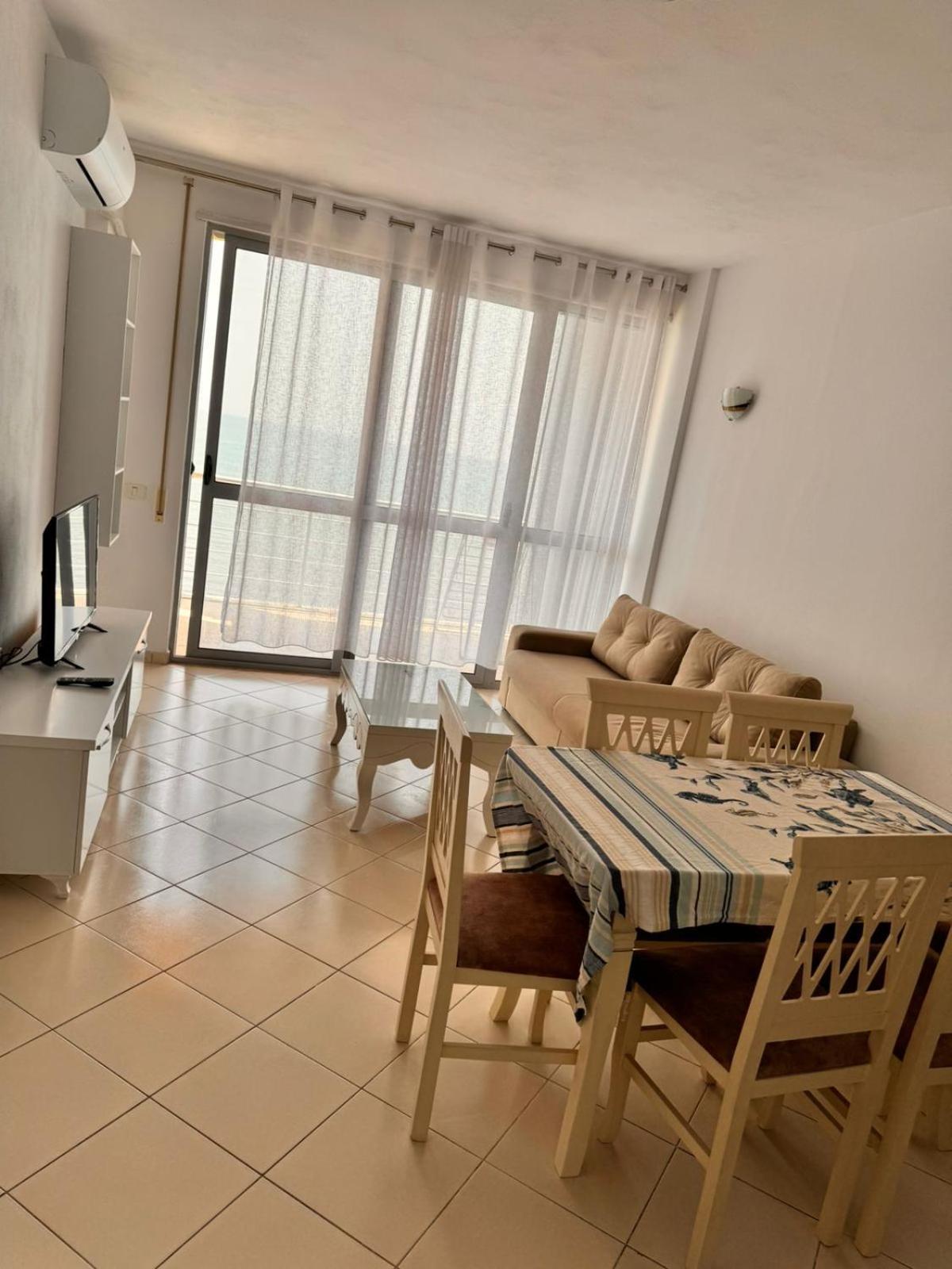 Holiday 5 Apartament *